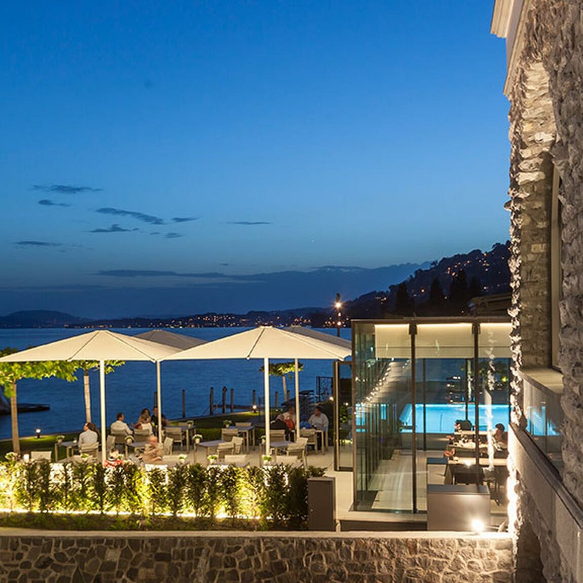 Park Hotel Vitznau – PRISMA Terrace in the evening